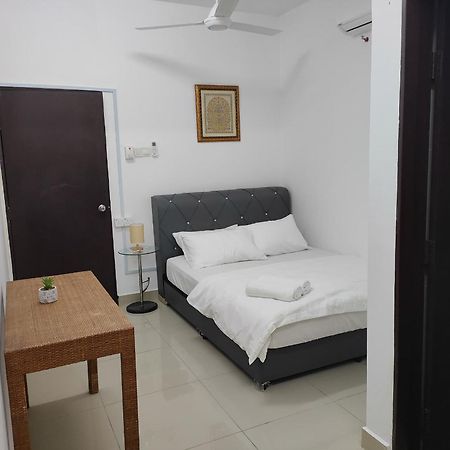 Adeen'S Suria Suite, Hotel Mutiara Gua Musang Buitenkant foto